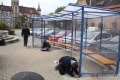 Trwa montaż wiaty przystankowej na placu Dworcowym