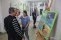 W krainie kolorów. Uczniowie SP3 prezentują się w Miejskiej Bibliotece Publicznej [ZDJĘCIA]