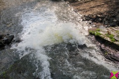 Wodospad w Konradówce w rozbiórce. Prace trwają. 