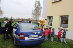 "Bezpieczna droga do dzkoły"-chojnowscy policjanci z wizytą w SP3 i przedszkolu w Miłkowicach 