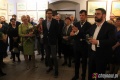 Tłumy na wernisażu wystawy "Z daleka i z bliska - Józefczuk i synowie"
