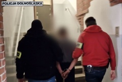 Mieszkaniec gminy Chojnów podejrzany o handel bronią i narkotykami