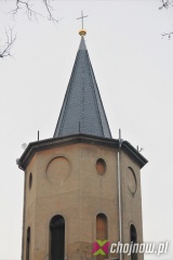 Kościół w Konradówce z nowym pokryciem wieży