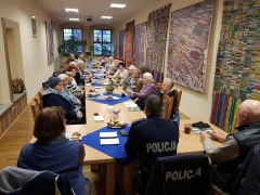 Rozmowy o bezpieczeństwie z chojnowskimi seniorami
