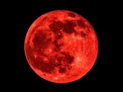 Krwawy superksiężyc na zakończenie weekendu