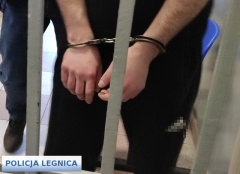 Poszukiwany awanturował się na stacji paliw. Znaleziono przy nim narkotyki