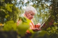 Jak opiekować się osobą starszą? Przydatne wskazówki