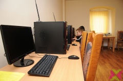 Ruszyła pracownia komputerowa w Domu Schrama